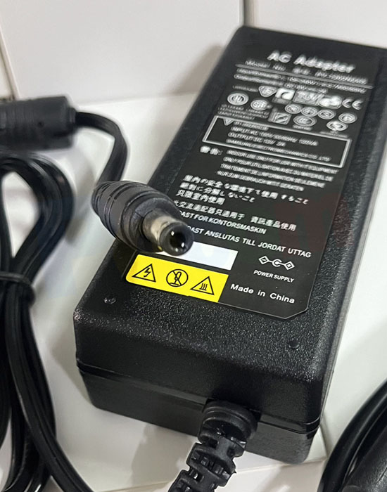 Adaptor 12V 2A