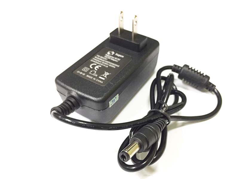 Adapter AC/DC 9V 2A