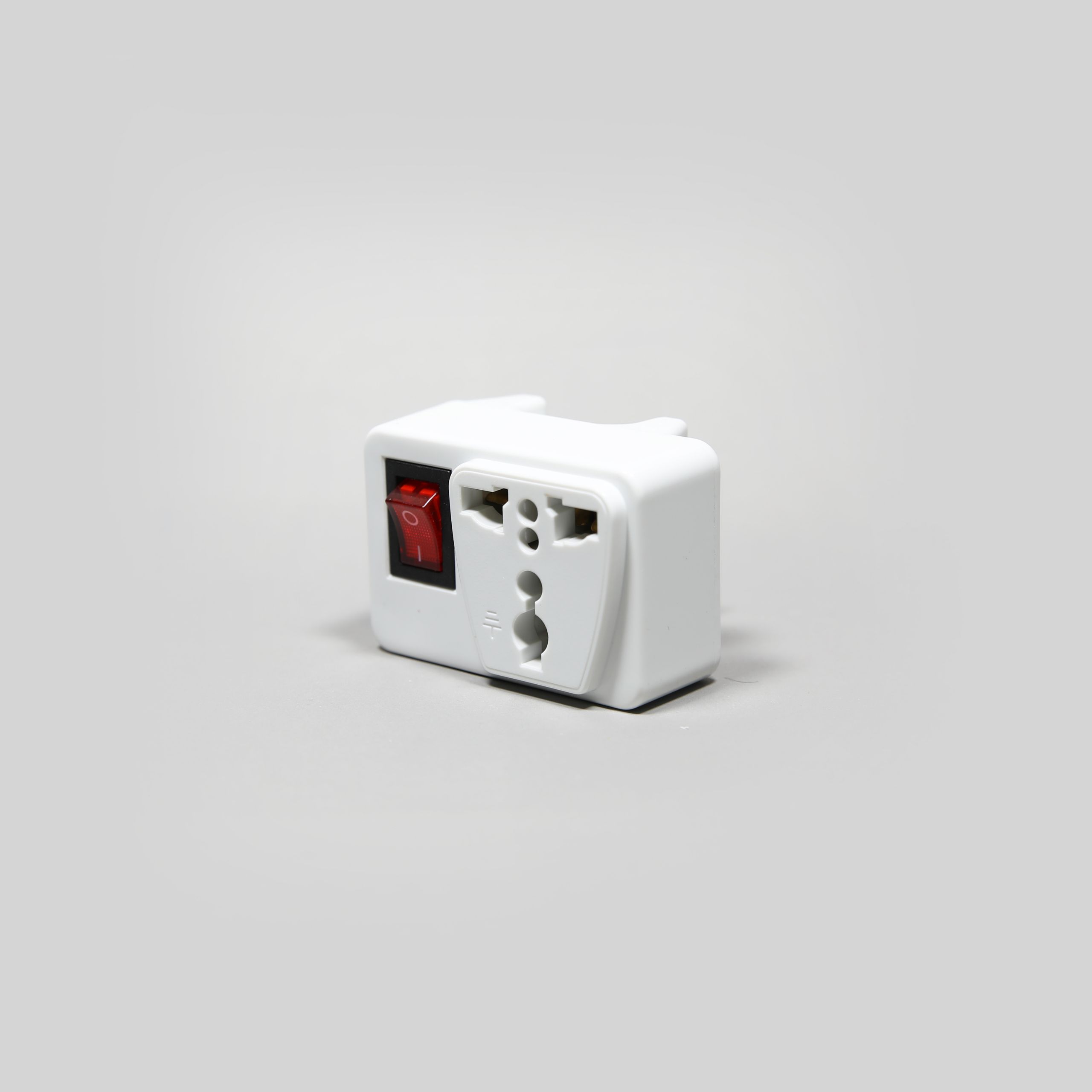 ปลั๊กแปลงขาแบน มีสวิทช์ 2000W 10A 250VAC Universal AC Adapter